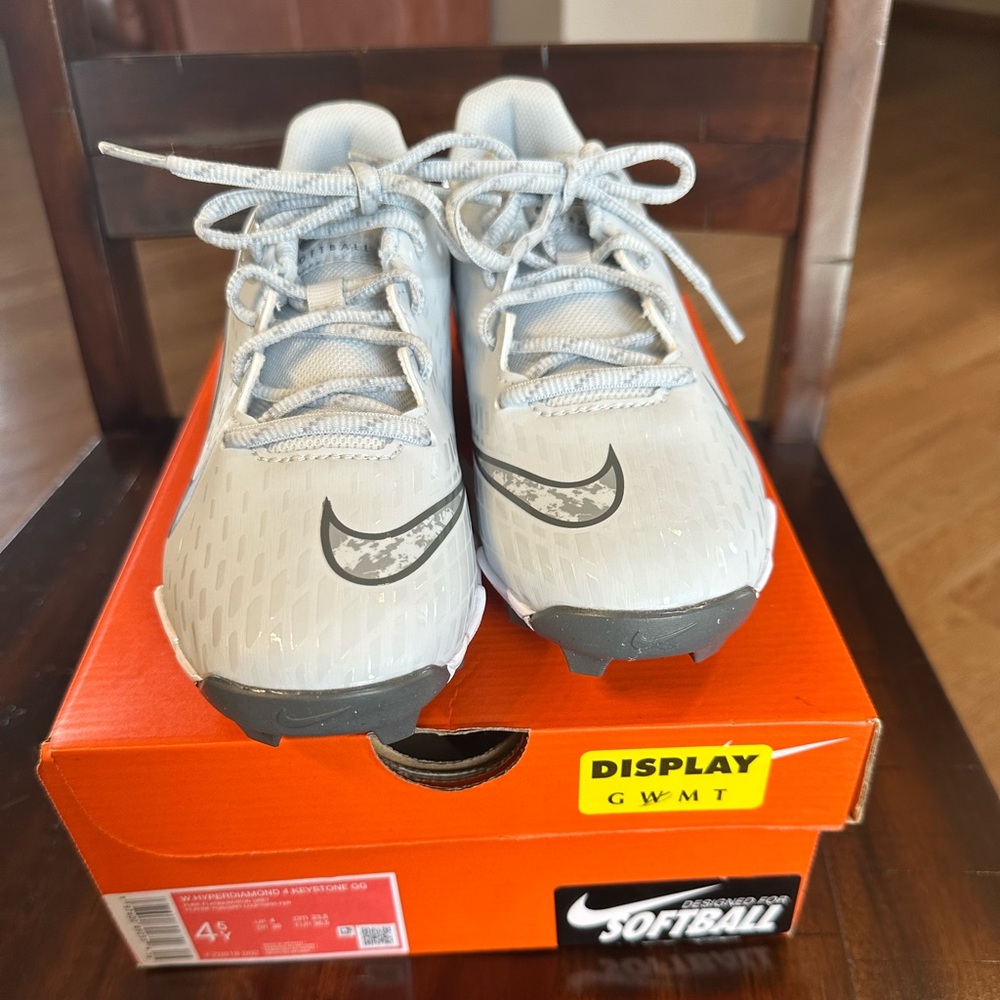 Nike Kids Gray Softball Cleats